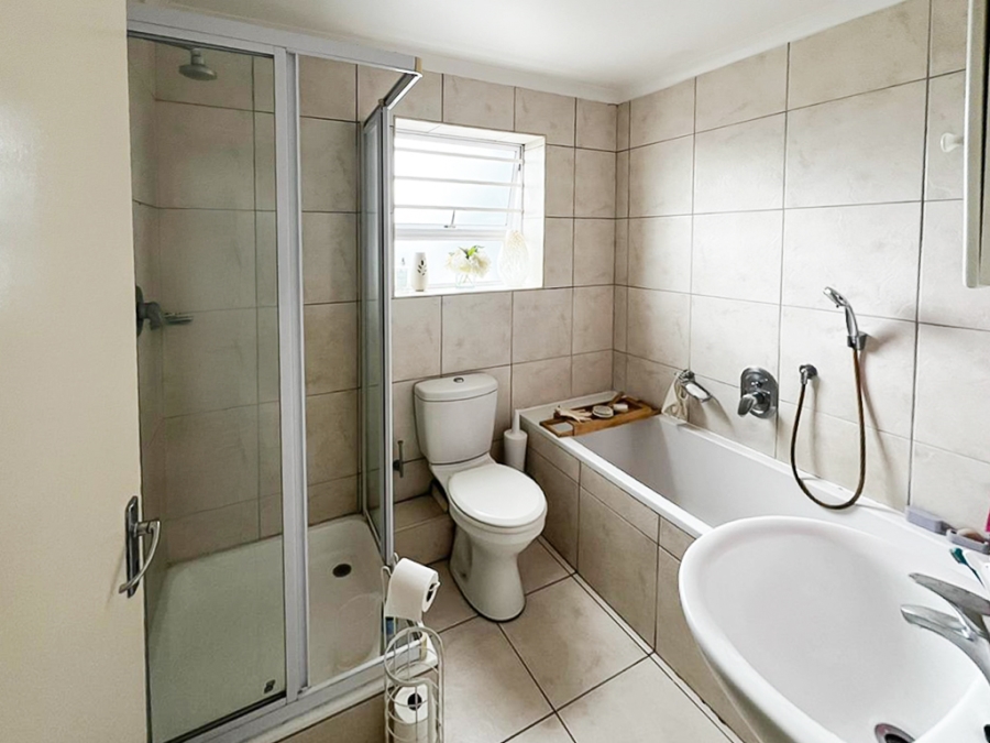 2 Bedroom Property for Sale in Okennedyville Western Cape